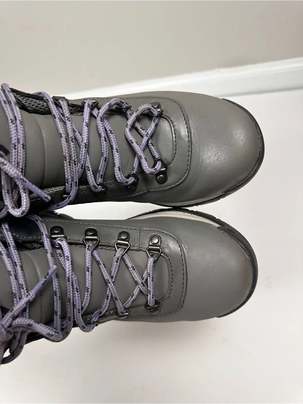 Columbia Yoncalla Mid Waterproof Hiking Boots Women’s 8.5 Gray Purple YL1090-008